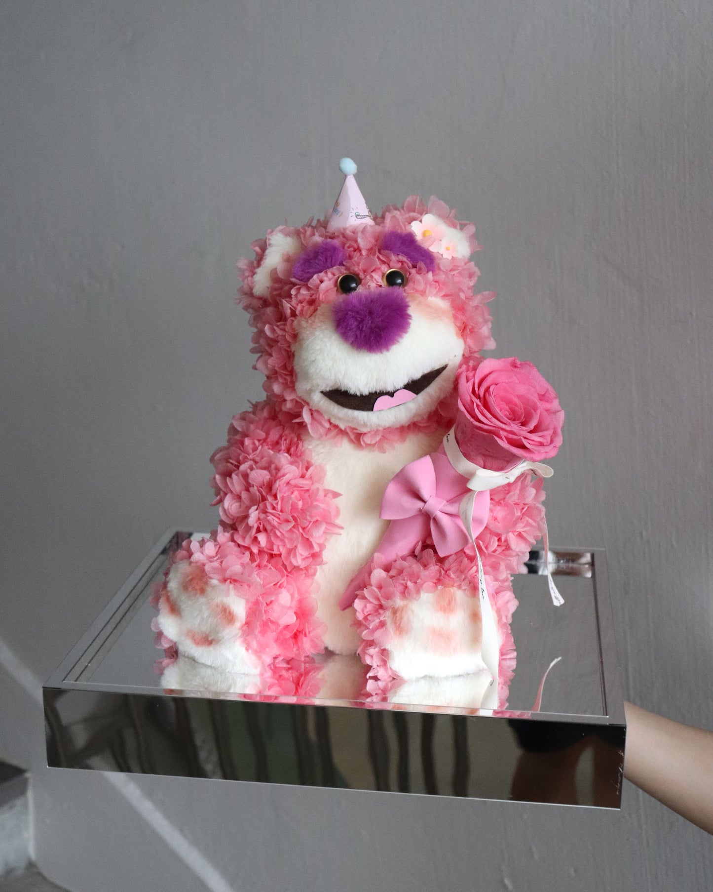 LOTSO Strawberry Bear Preserved Flower Figurine Box