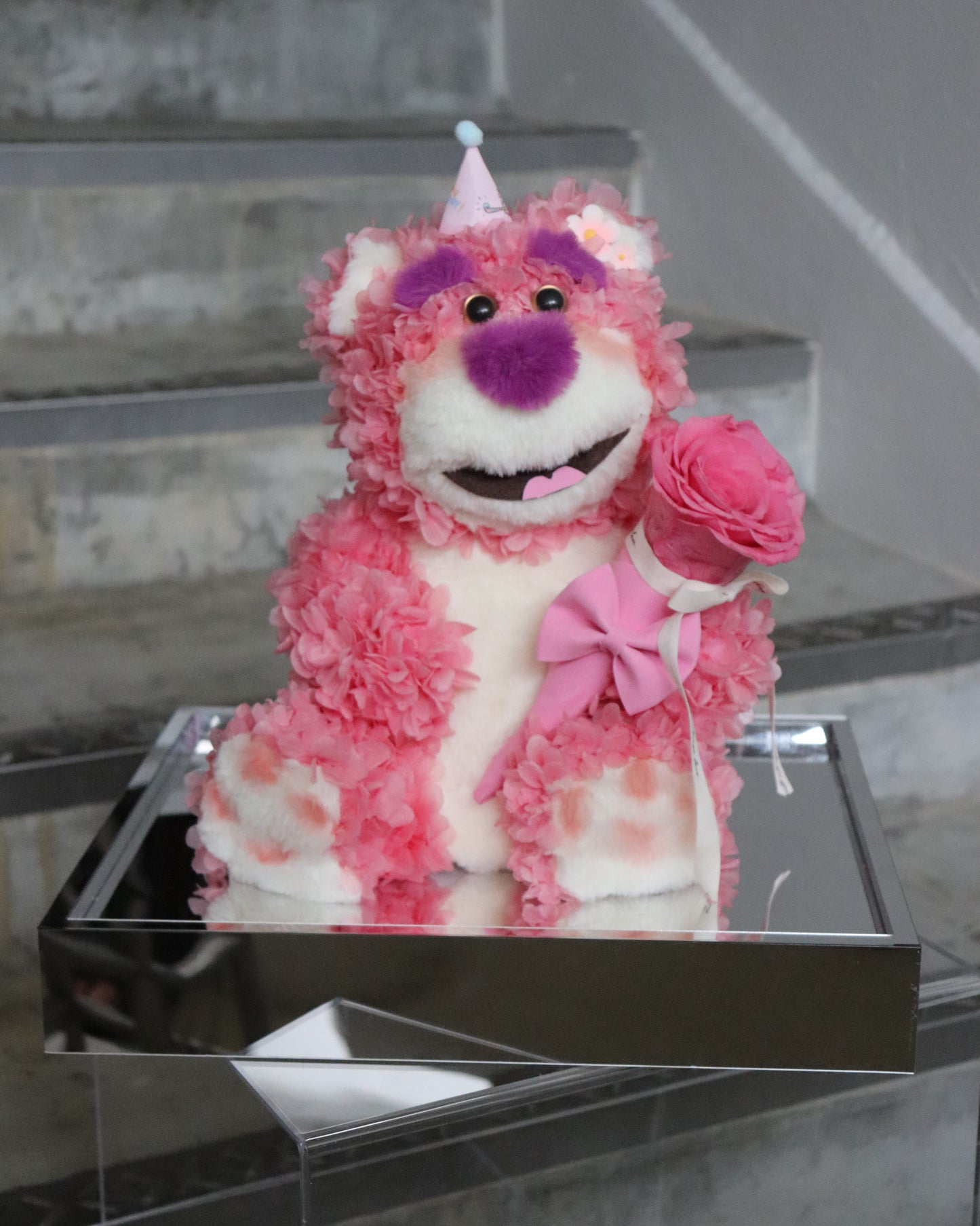 LOTSO Strawberry Bear Preserved Flower Figurine Box